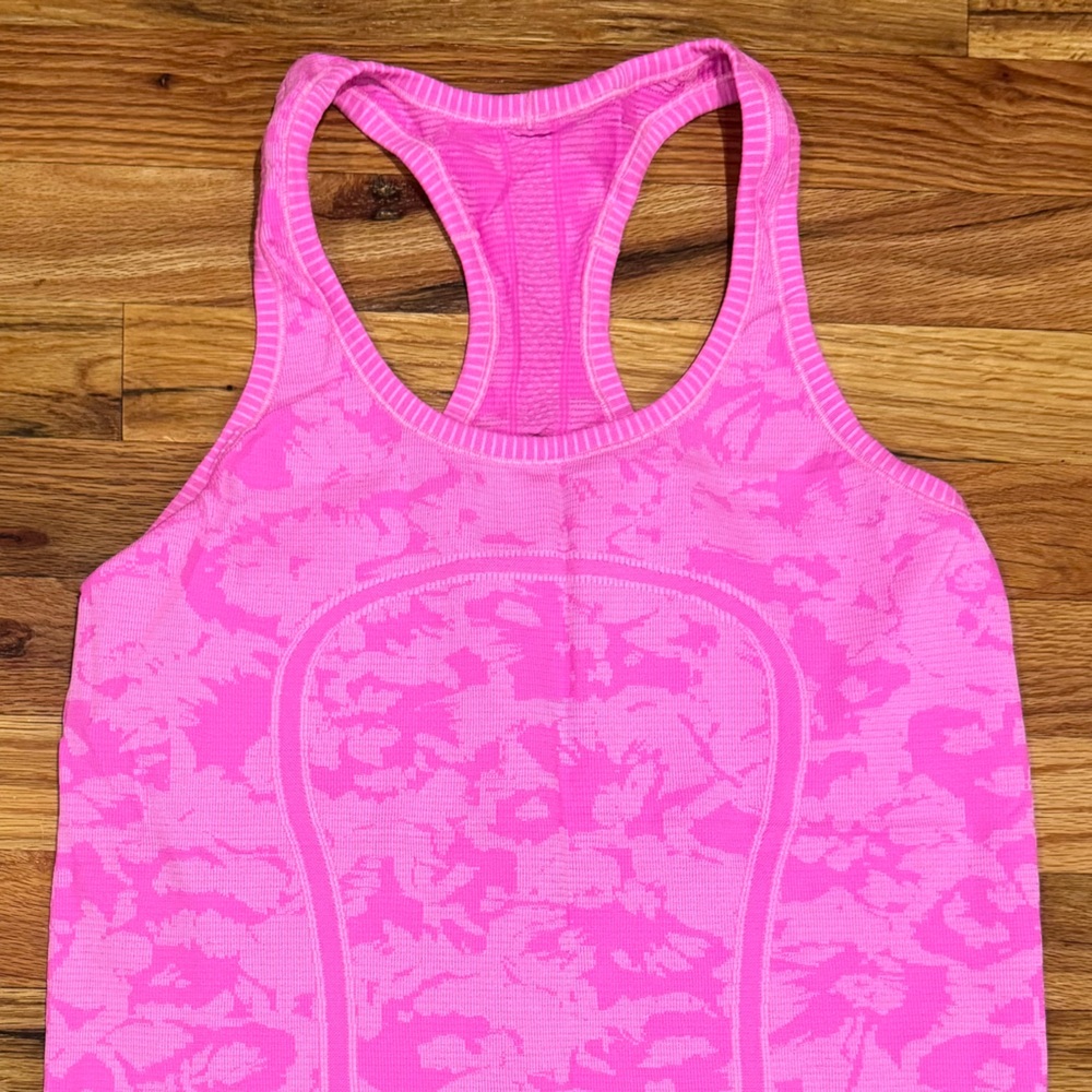 * Like New * Lululemon Pink Patterned Run Swiftly Tech Racerback Tank Top Size 8